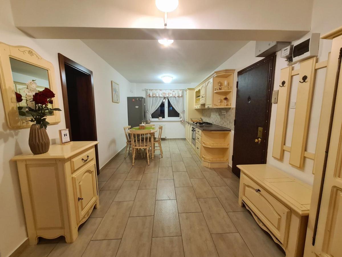 Clasic Apartment Nufarul Oradea Exterior foto