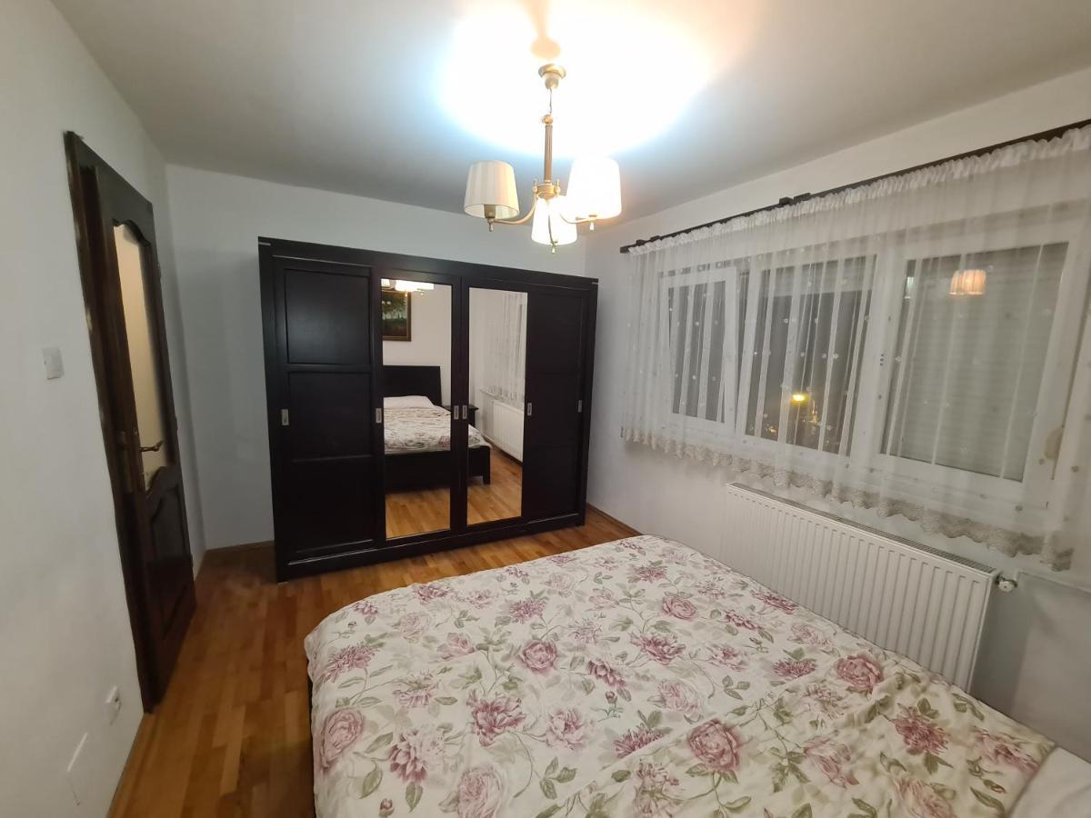 Clasic Apartment Nufarul Oradea Exterior foto